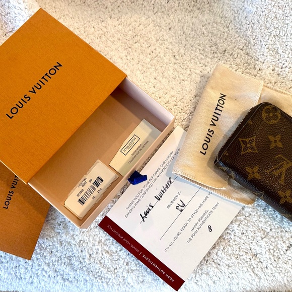 SOLD Louis Vuitton Small Zippy Monogram Wallet - Picture 3 of 10